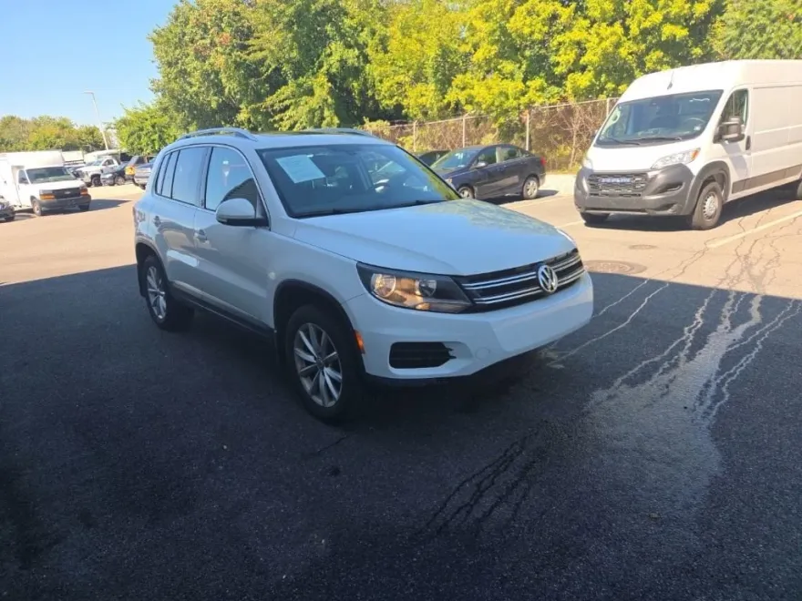 2017 Volkswagen Tiguan Wolfsburg Edition photo 1