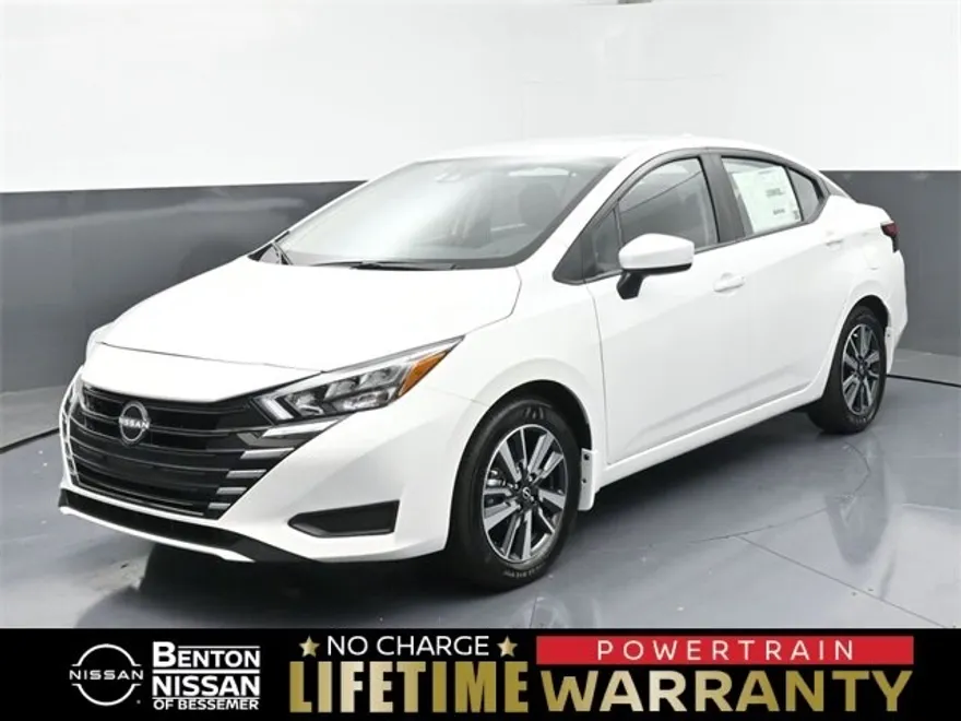 2025 Nissan Versa SV photo 1