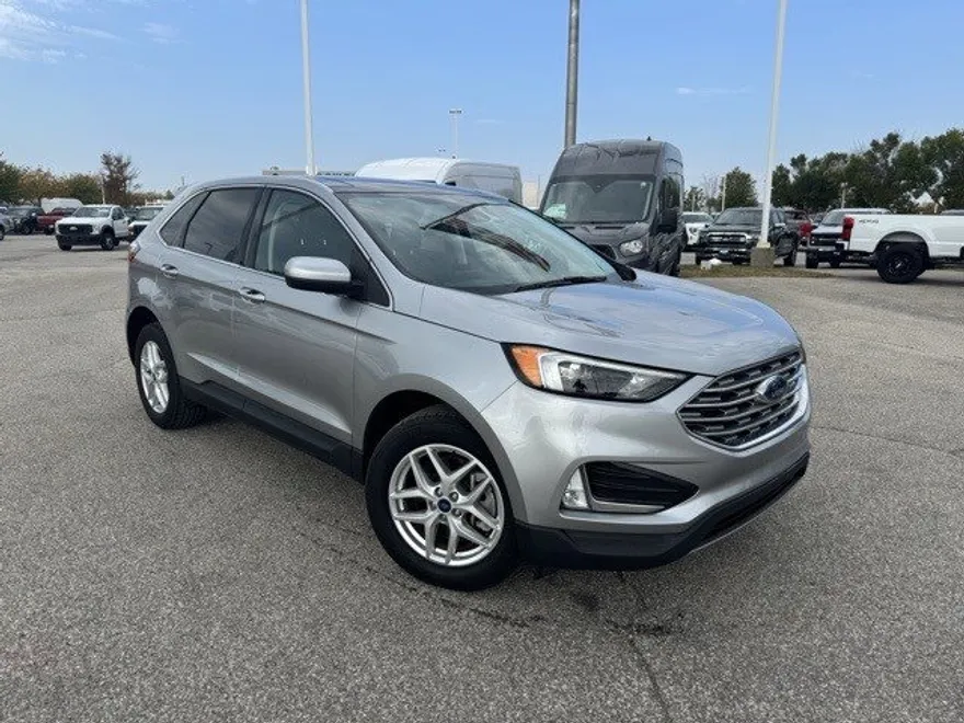 2022 Ford Edge SEL photo 1
