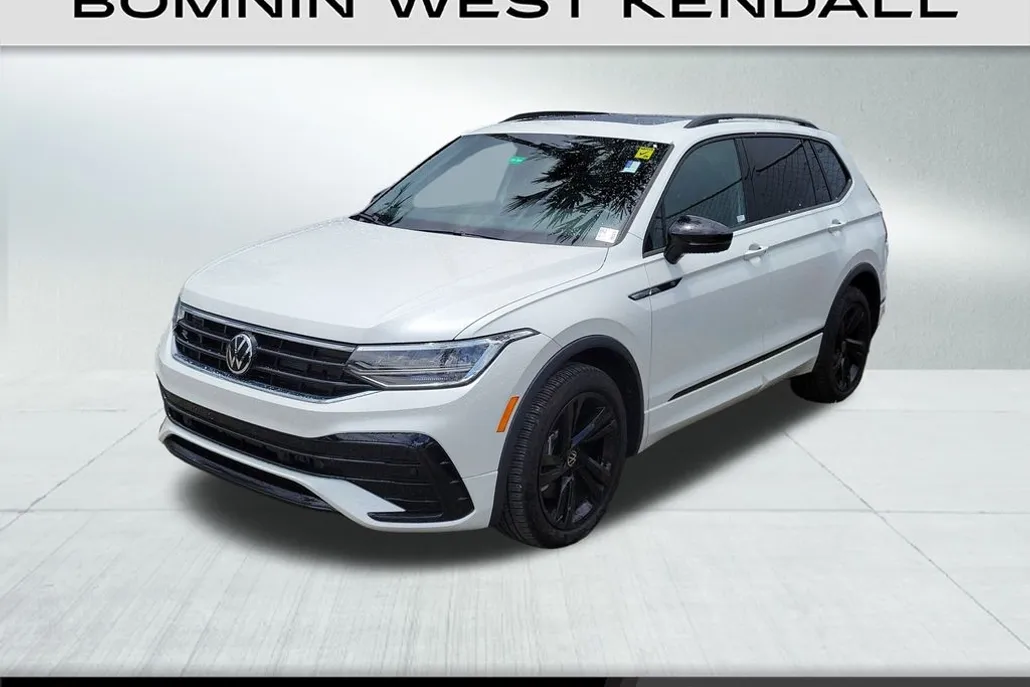 2024 Volkswagen Tiguan SE R-Line Black photo 1
