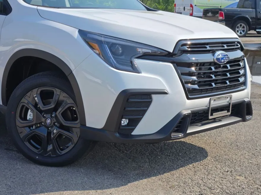 2025 Subaru Ascent Onyx Edition Touring photo 1