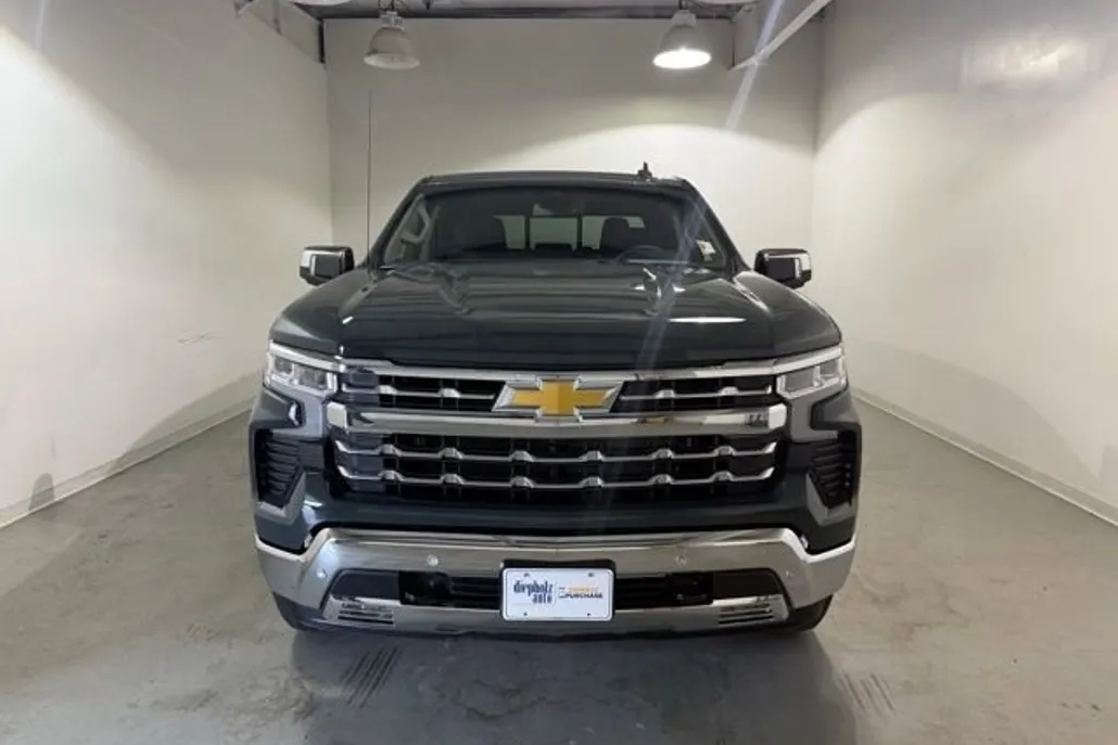 2025 Chevrolet Silverado 1500 LTZ photo 1