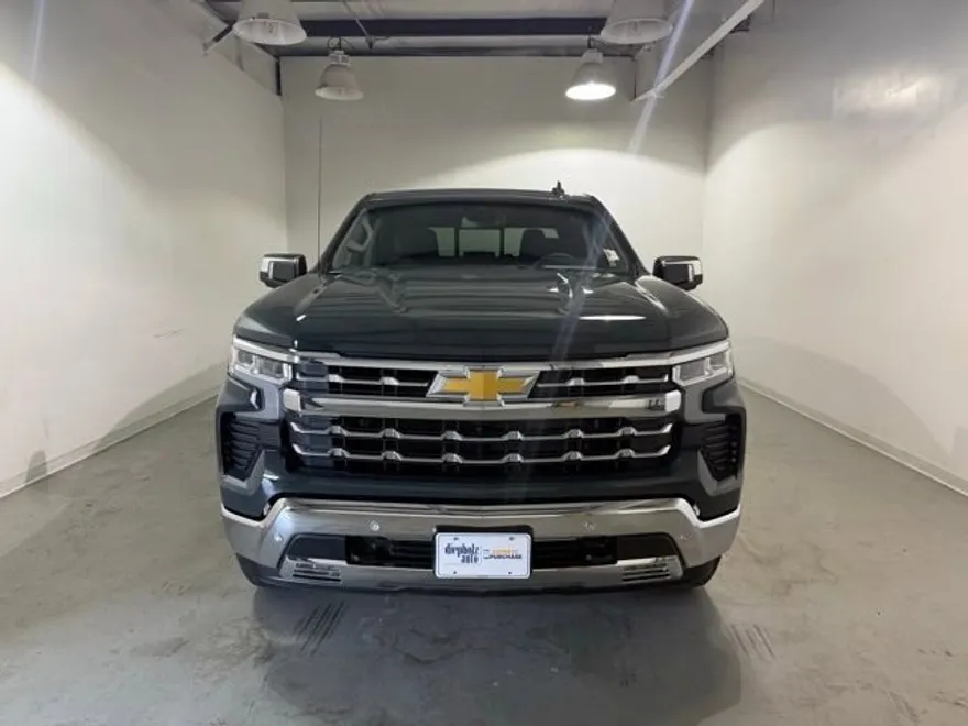 2025 Chevrolet Silverado 1500 LTZ photo 1