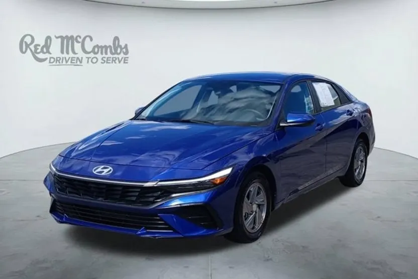 2025 Hyundai Elantra SE photo 1