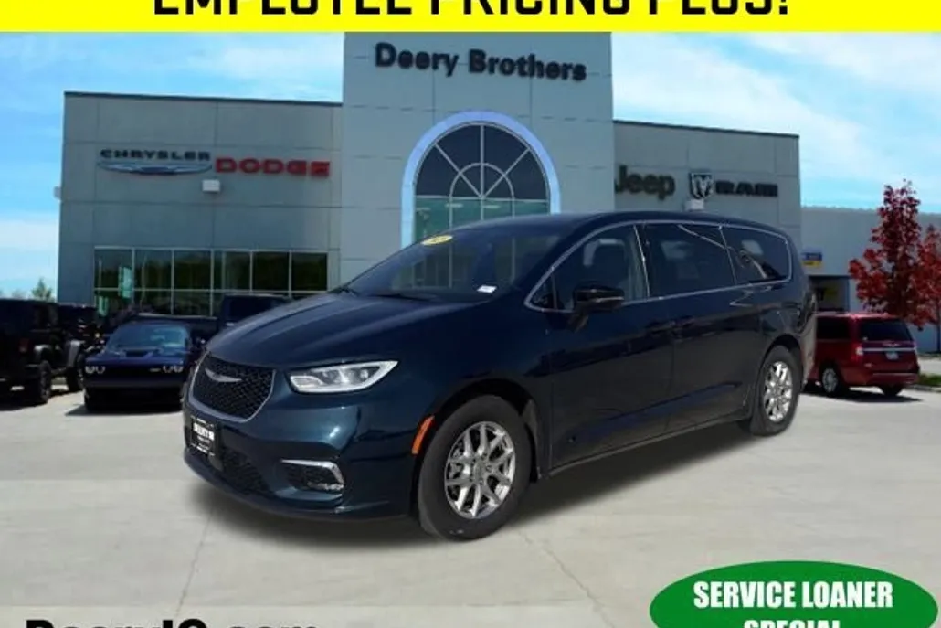 2025 Chrysler Pacifica photo 1