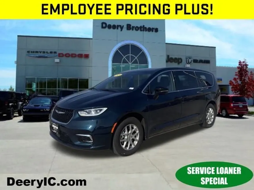 2025 Chrysler Pacifica photo 1