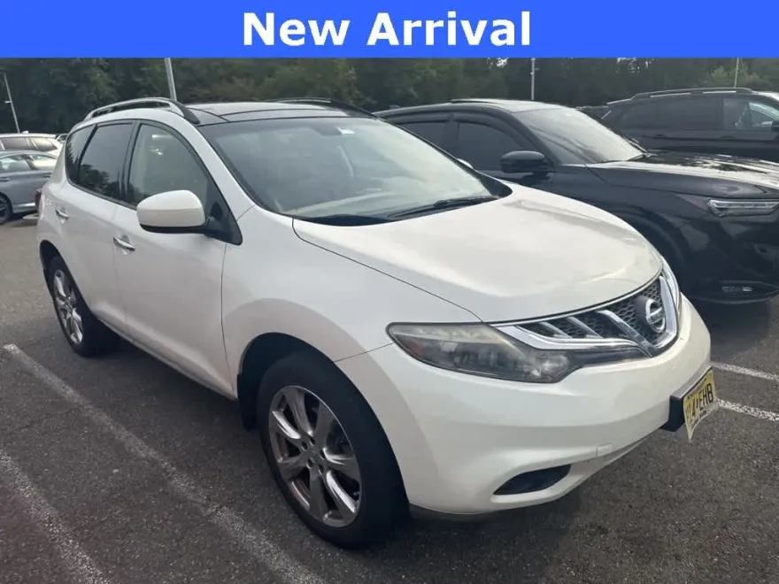 2014 Nissan Murano LE photo 1