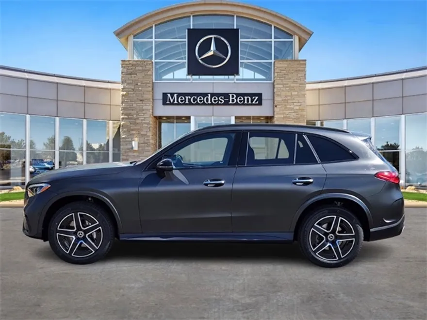 2025 Mercedes Benz GLC 300 4MATIC photo 1