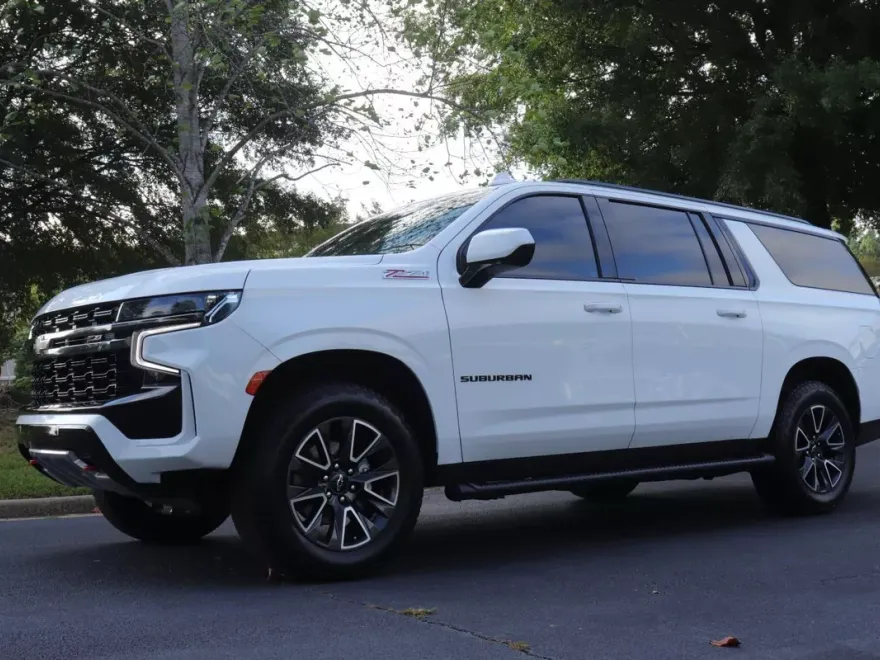 2022 Chevrolet Suburban Z71 photo 1