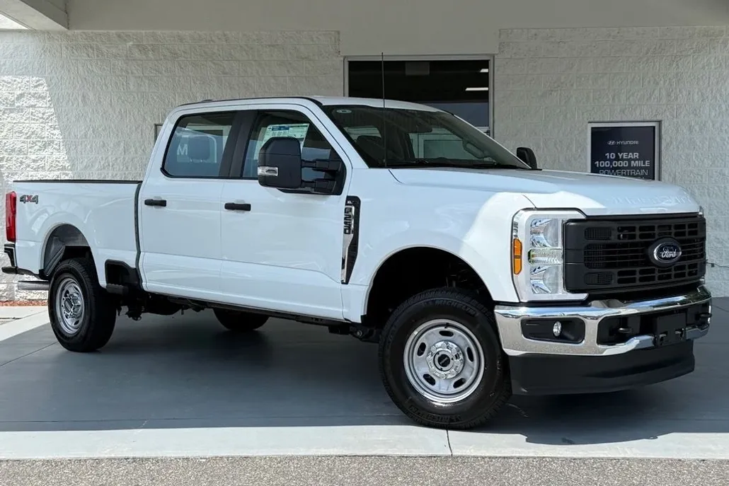 2025 Ford F-250 XL photo 1