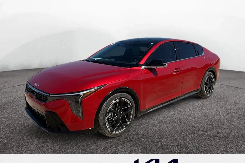 2025 Kia K4 GT-Line photo 1