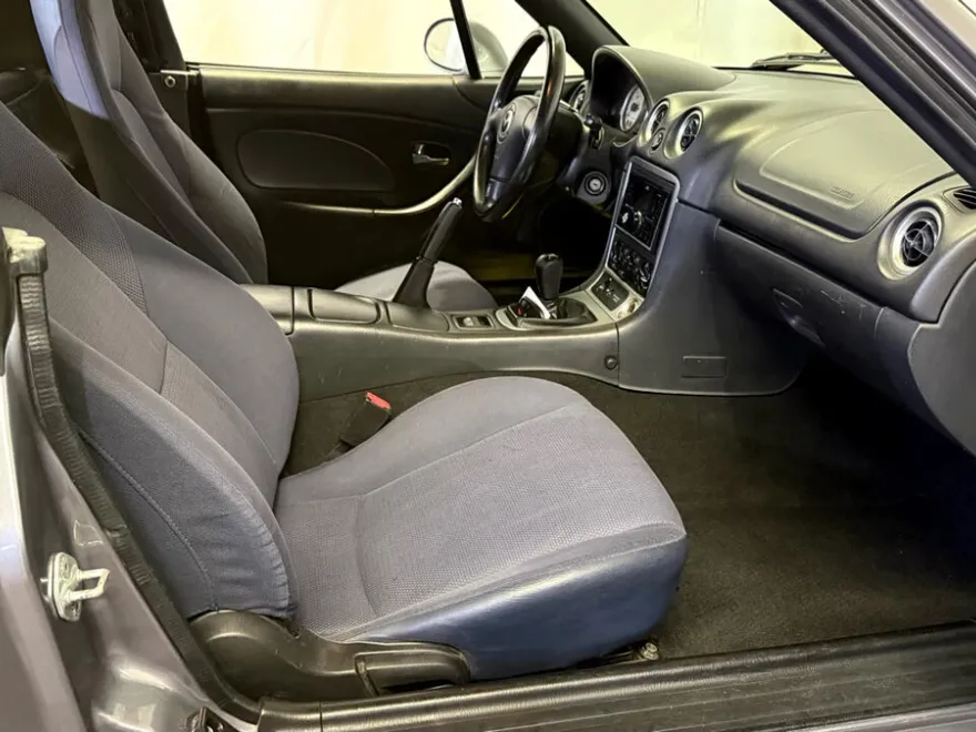 2003 Mazda MX-5 Miata Miata Sport photo 11
