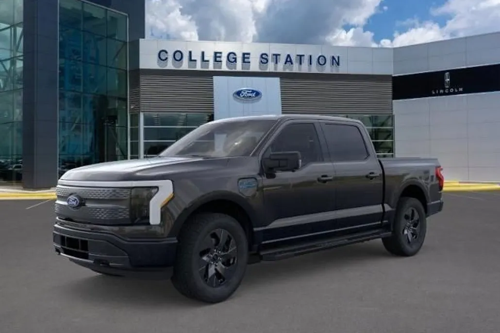 2025 Ford F-150 Lightning photo 1