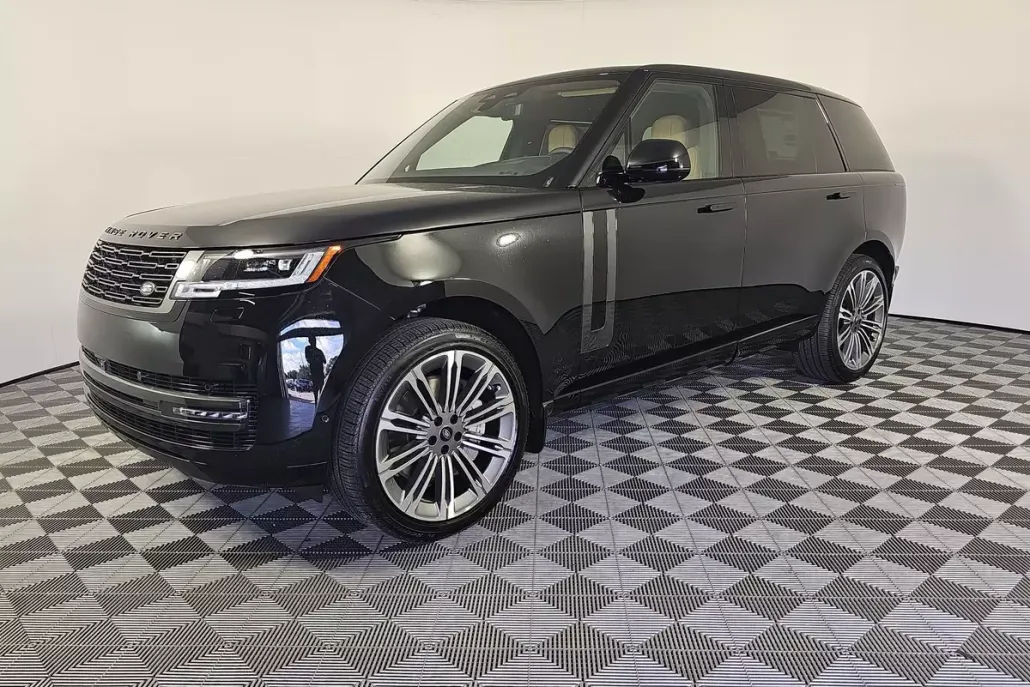 2025 Land Rover Range Rover SE photo 1