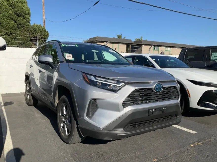 2023 Toyota RAV4 Hybrid LE photo 1