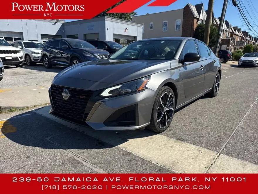 2023 Nissan Altima 2.5 SR photo 1