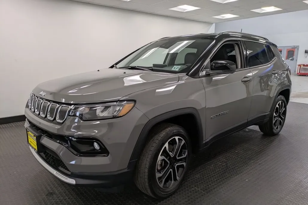2022 Jeep Compass Limited photo 1