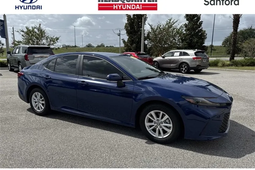2025 Toyota Camry LE photo 1