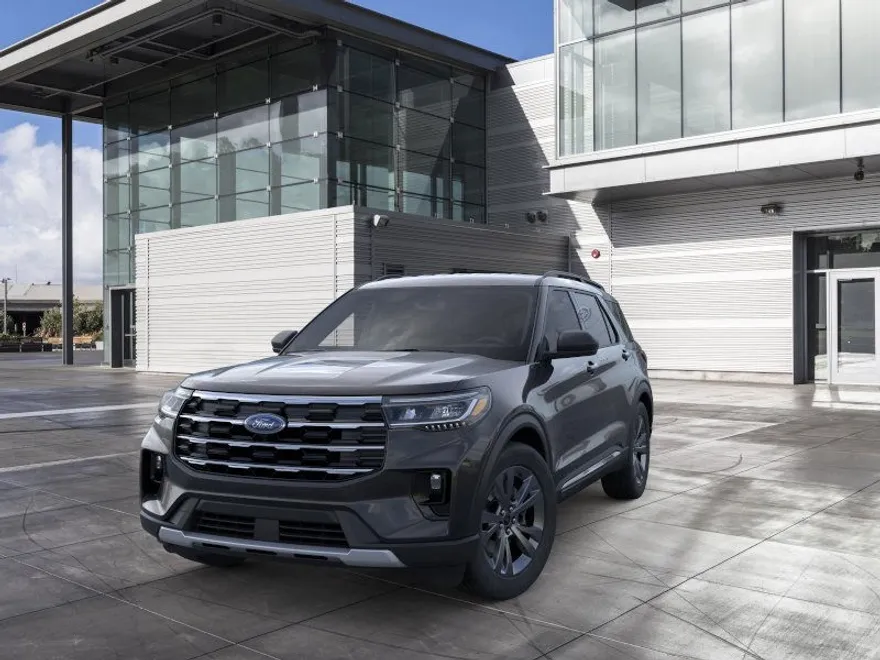 2025 Ford Explorer photo 1