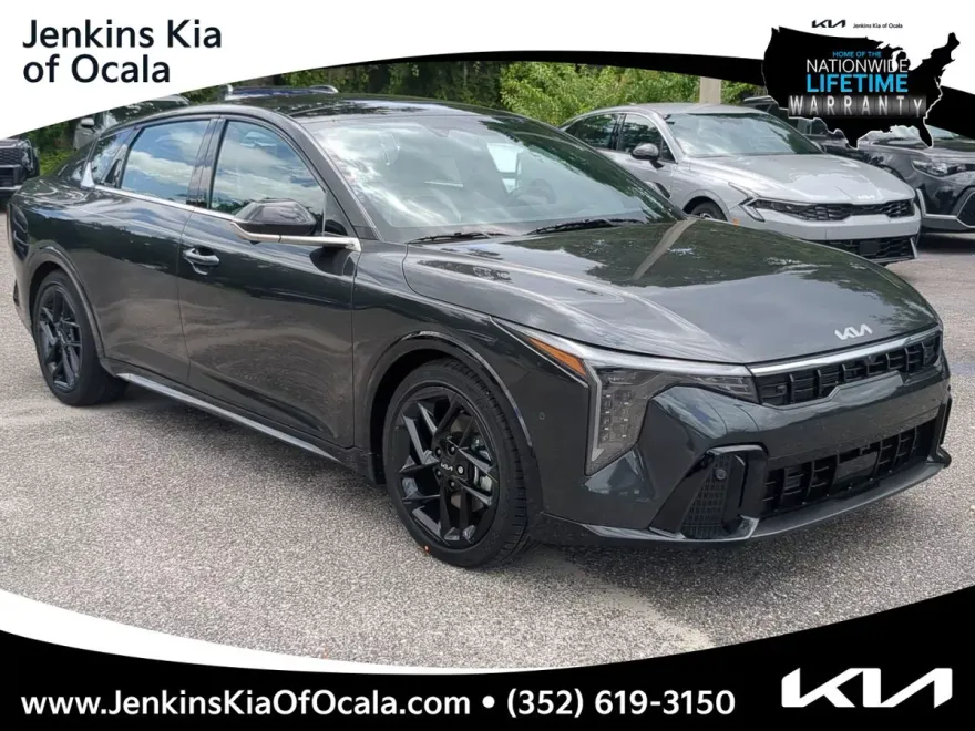 2025 Kia K4 GT-Line Turbo photo 1