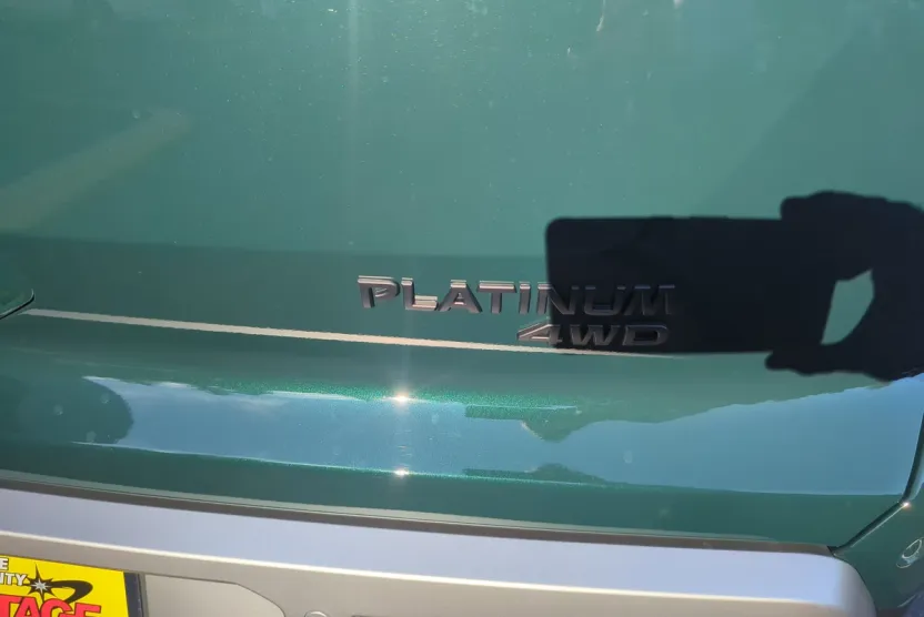 2025 Nissan Pathfinder Platinum photo 1