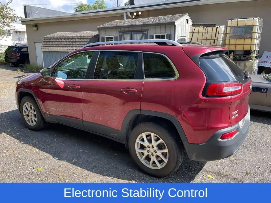 2017 Jeep Cherokee Latitude photo 1