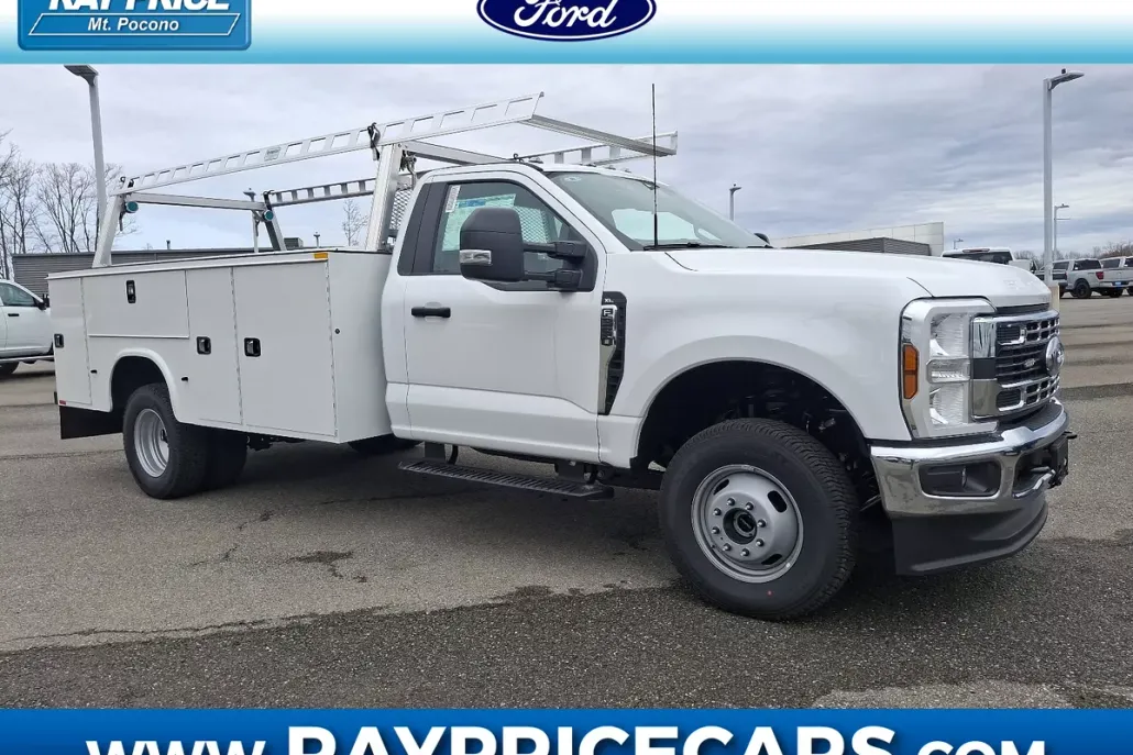 2025 Ford F-350 XL photo 1