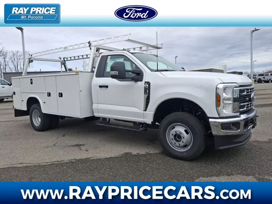 2025 Ford F-350 XL photo 1