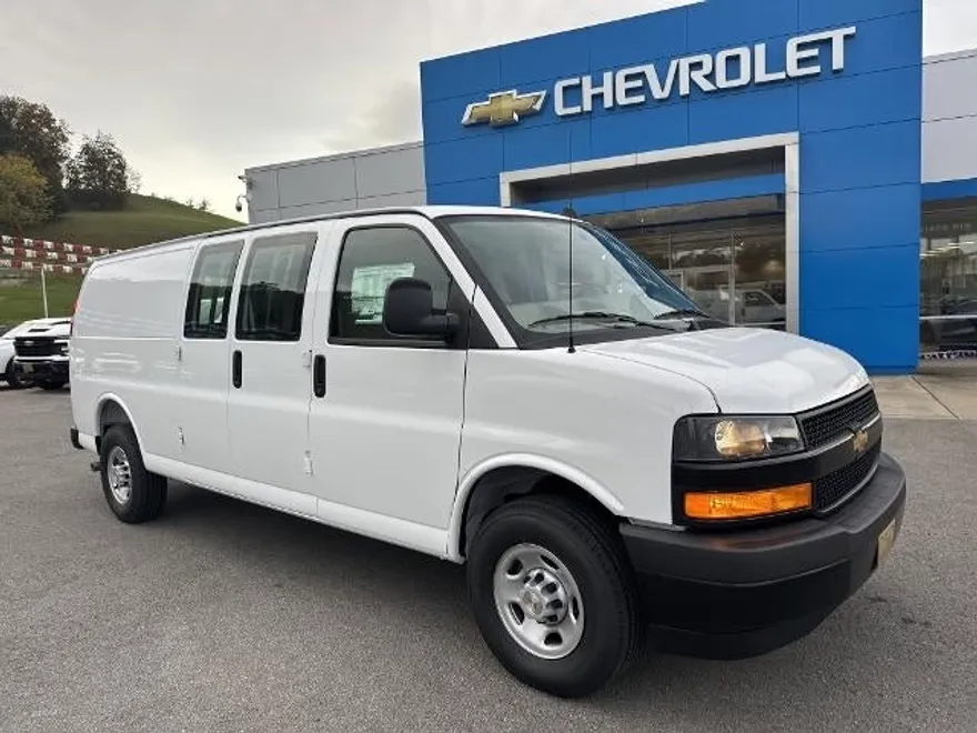 2025 Chevrolet Express Cargo 2500 Base photo 1