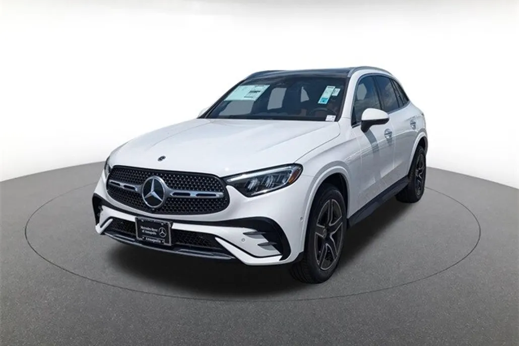 2025 Mercedes Benz GLC 300 4MATIC photo 1