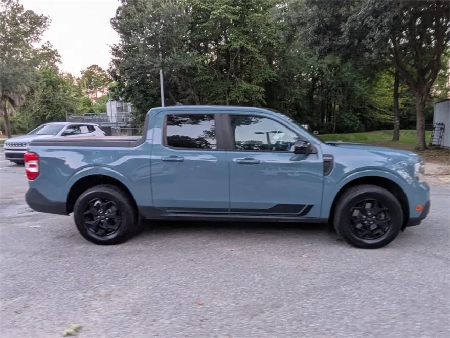 2022 Ford Maverick Lariat photo 1