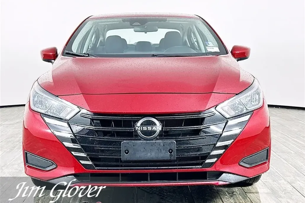 2024 Nissan Versa 1.6 SV photo 1