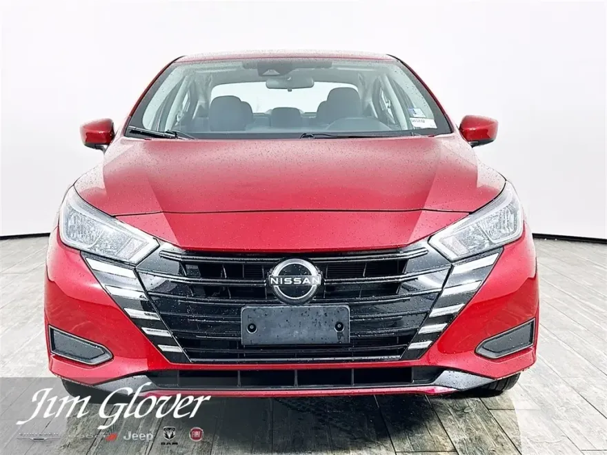 2024 Nissan Versa 1.6 SV photo 1