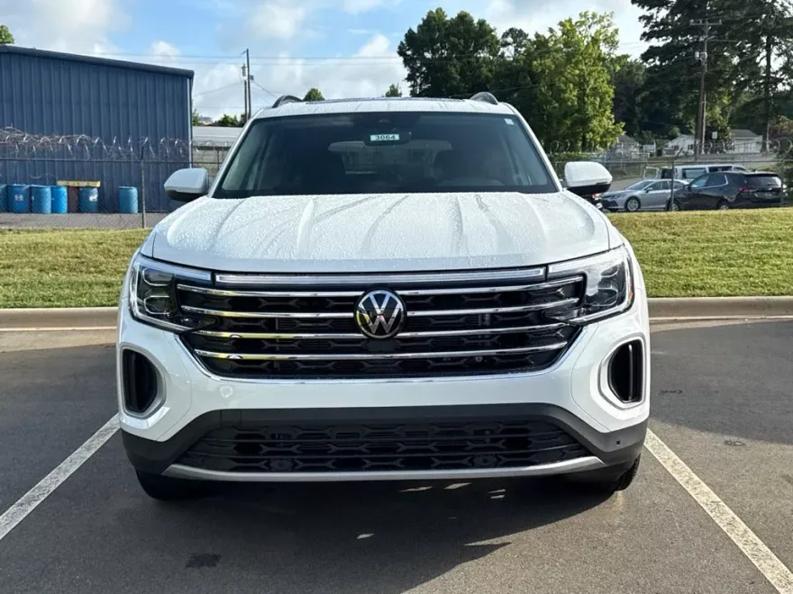 2025 Volkswagen Atlas SE Technology photo 1