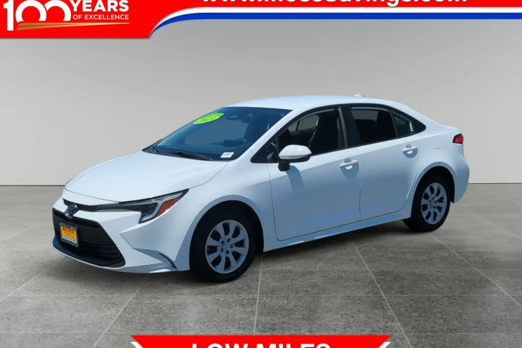 2023 Toyota Corolla Hybrid LE photo 1