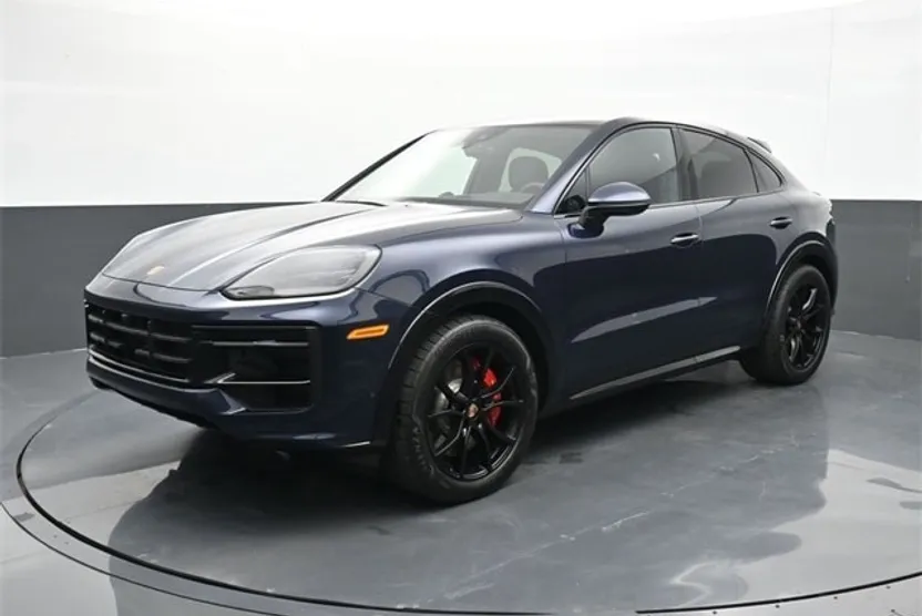 2025 Porsche Cayenne GTS photo 1