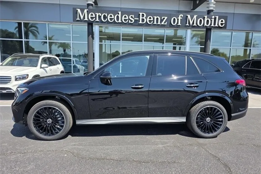 2026 Mercedes Benz GLC 300 4MATIC photo 1