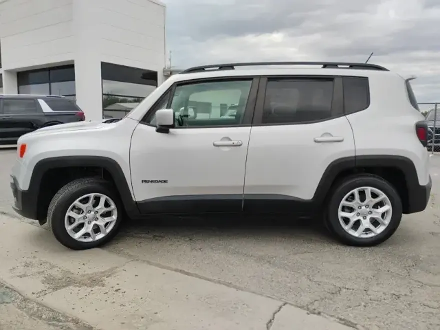 2017 Jeep Renegade Latitude North Edition photo 1