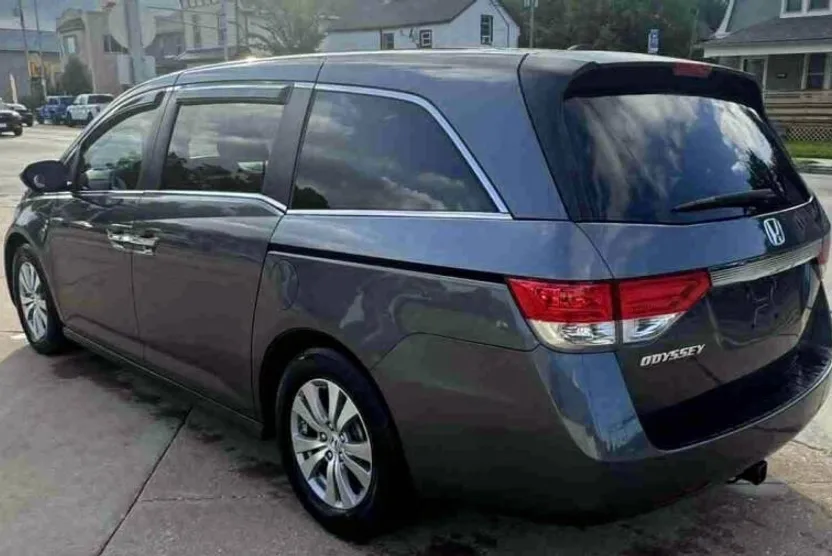 2017 Honda Odyssey EX-L photo 1