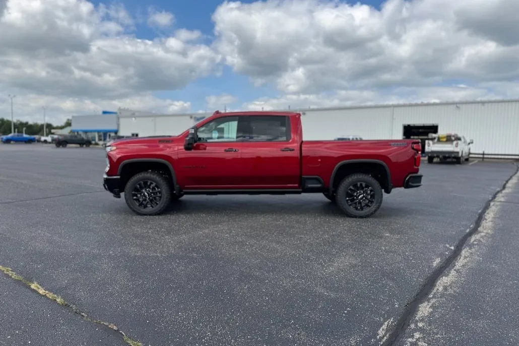2026 Chevrolet Silverado 2500HD LTZ photo 1