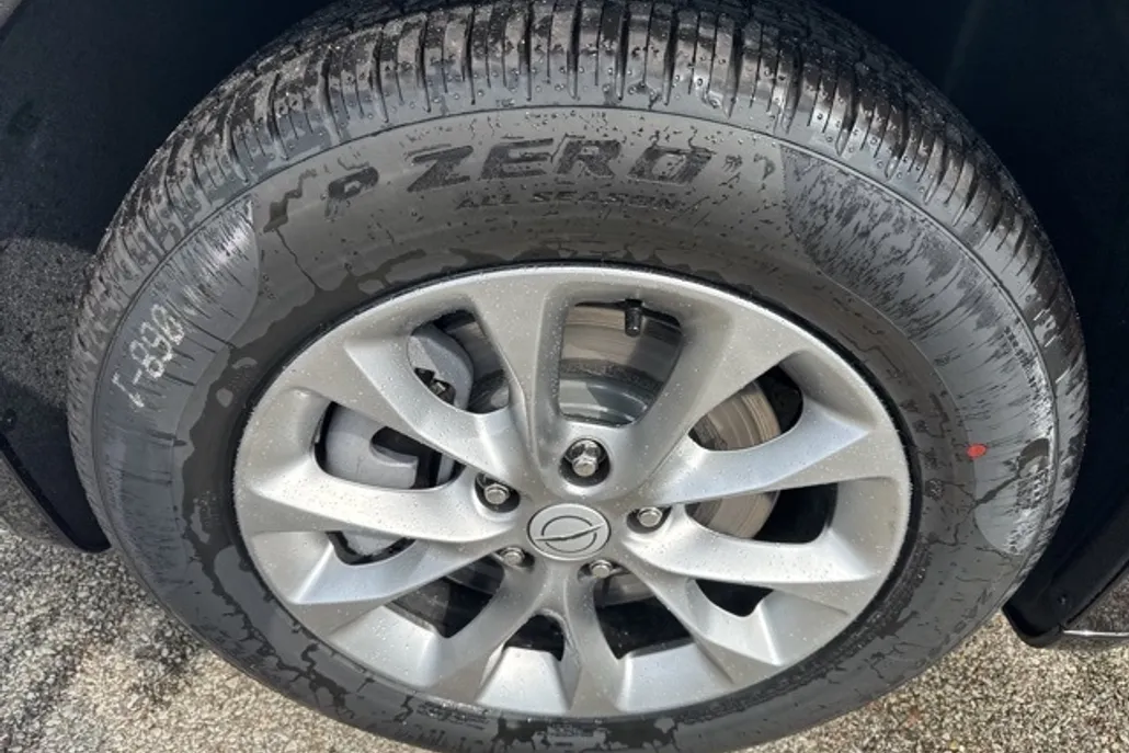 2026 Chrysler Pacifica photo 1