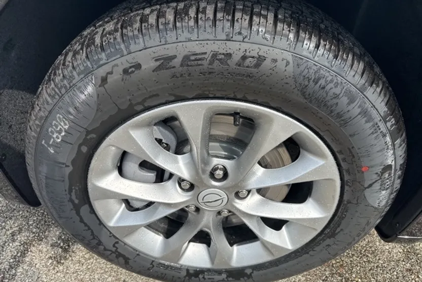 2026 Chrysler Pacifica photo 1