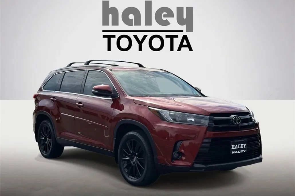 2019 Toyota Highlander SE photo 1