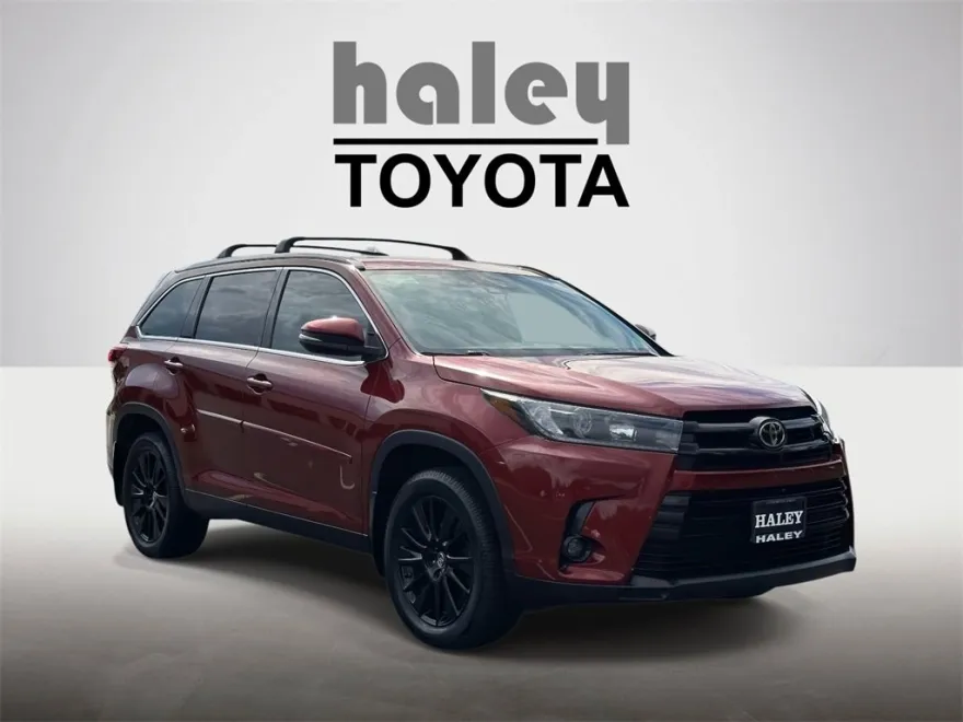 2019 Toyota Highlander SE photo 1