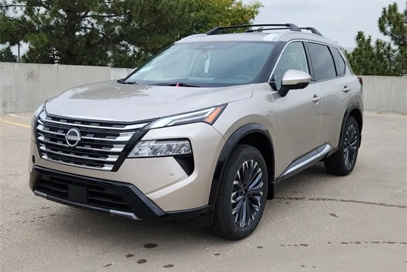 2026 Nissan Rogue Platinum photo 1