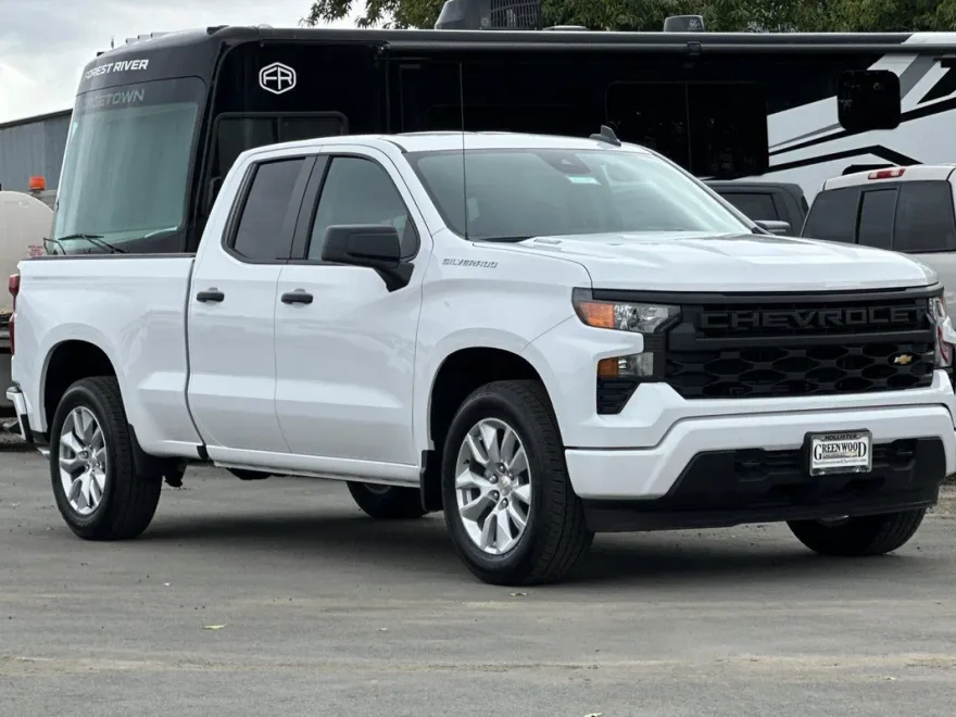 2026 Chevrolet Silverado 1500 Custom photo 1
