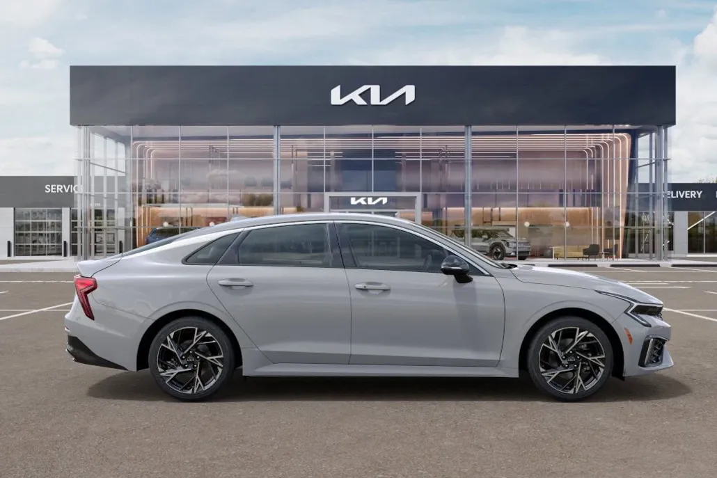 2025 Kia K5 GT-Line photo 1