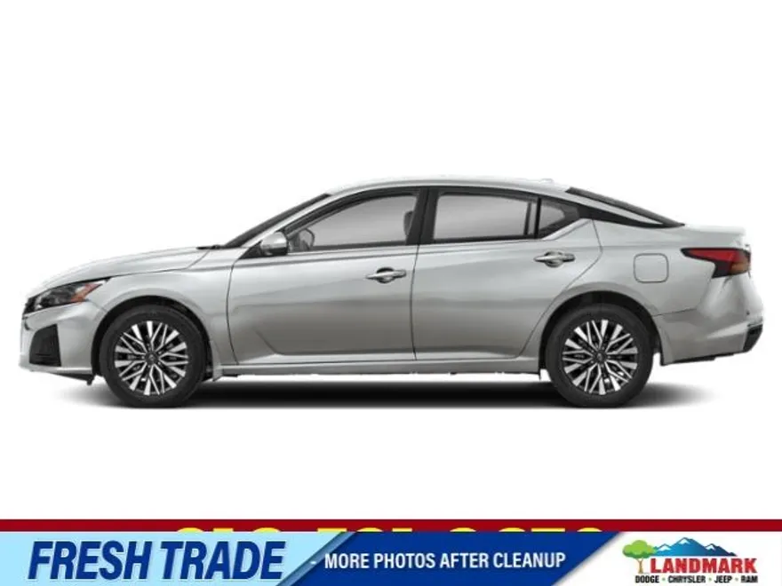 2023 Nissan Altima 2.5 SV photo 1