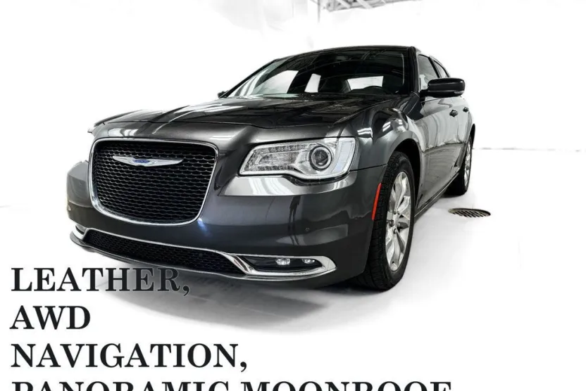 2015 Chrysler 300 Limited photo 1