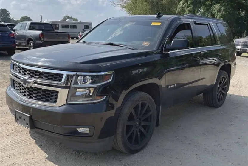 2016 Chevrolet Tahoe LT photo 1